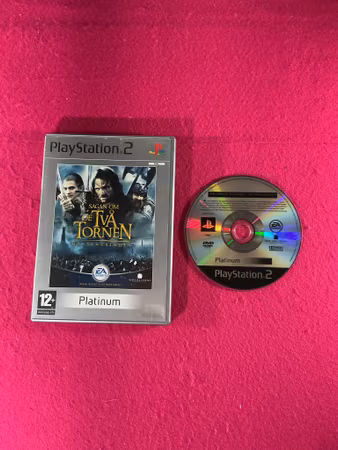 Sagan om de Två Tornen - Ps2 Playstation 2 PAL Svensk Utgåva