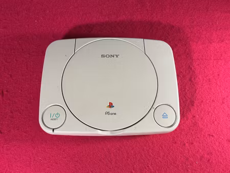 Psone Slim Vit Konsol inkl. Handkontroll (SCPH-102)