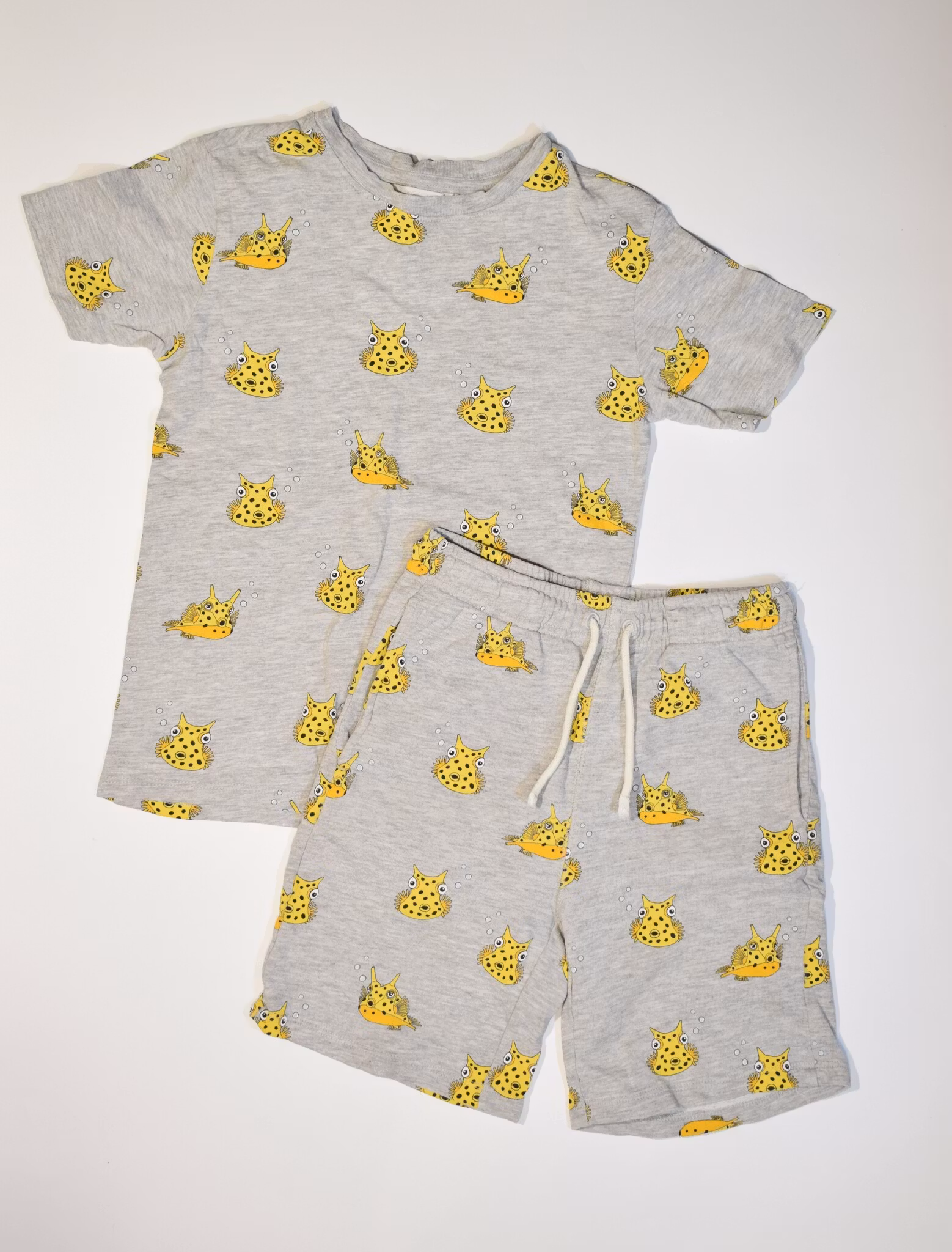 2-delad Klädset, storlek 122/128