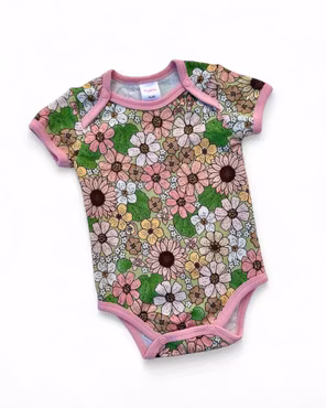 Body, blommor rosa / ljusgrön