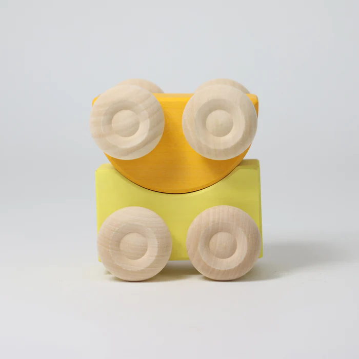 Två stapelbara bilar - Gul - från Grimms