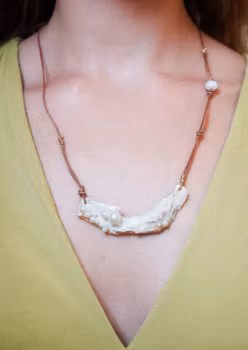 Rustikt Halssmykke av Skjell og Perler