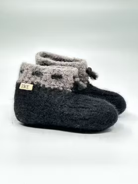 TOVE – Håndlagde tovede ulltøfler (str. 37-40)