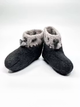 TOVE – Håndlagde tovede ulltøfler (str. 37-40)