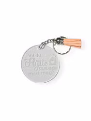 Nøkkelring med inngravering  "Vil du flytte sammen med meg?"