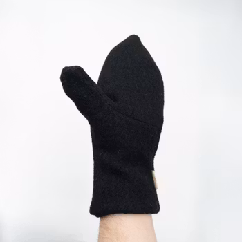 Varde – Broderte herrevotter i sort ull