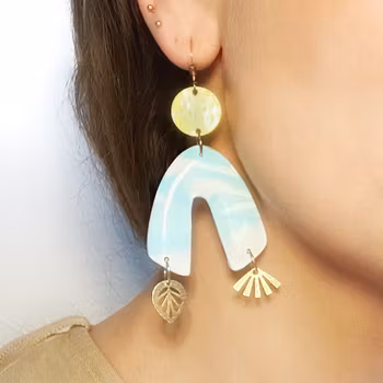 Bohem Statement Øresmykker i Resinlakkert Polymerleire og Messing