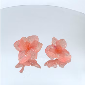 Hortensia Alv Fersken - Øresmykker Laget av Ekte Tørkede Hortensiablomster  og Ørestikker belagt med Ekte Sølv