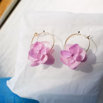 Hortensia Pixie Rosa – Gullbelagte Øreringer med Ekte Hortensiablomster