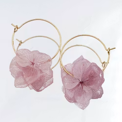 Hortensia Pixie Mauve – Gullbelagte Øreringer med Ekte Hortensiablomster