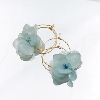 Hortensia Pixie Aqua– Gullbelagte Øreringer med Ekte Hortensiablomster