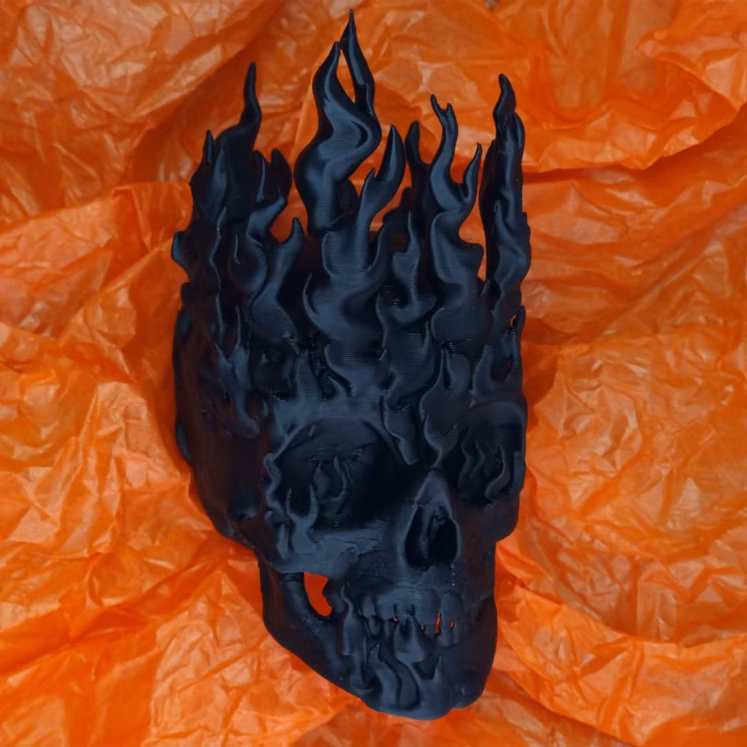 3D Printed Burning Skull in PLA – Ideal for Halloween Decor