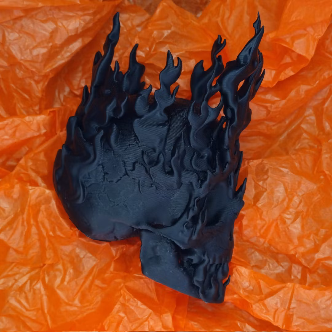 3D Printed Burning Skull in PLA – Ideal for Halloween Decor