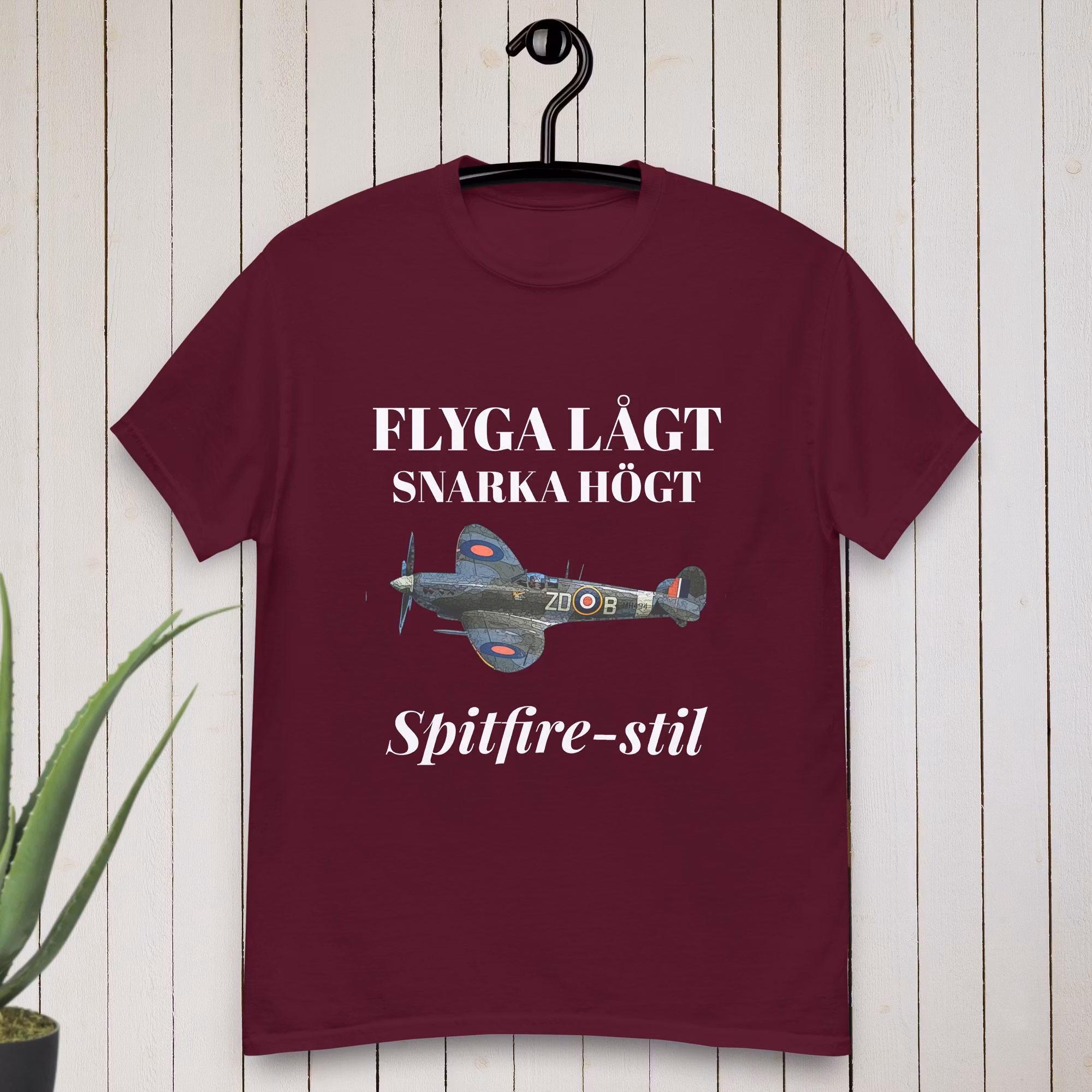 Spitfire Flyga Lågt Snarka Högt T-Shirt | Customizable Text Tee & Shirt | Perfect for Aviation Fans
