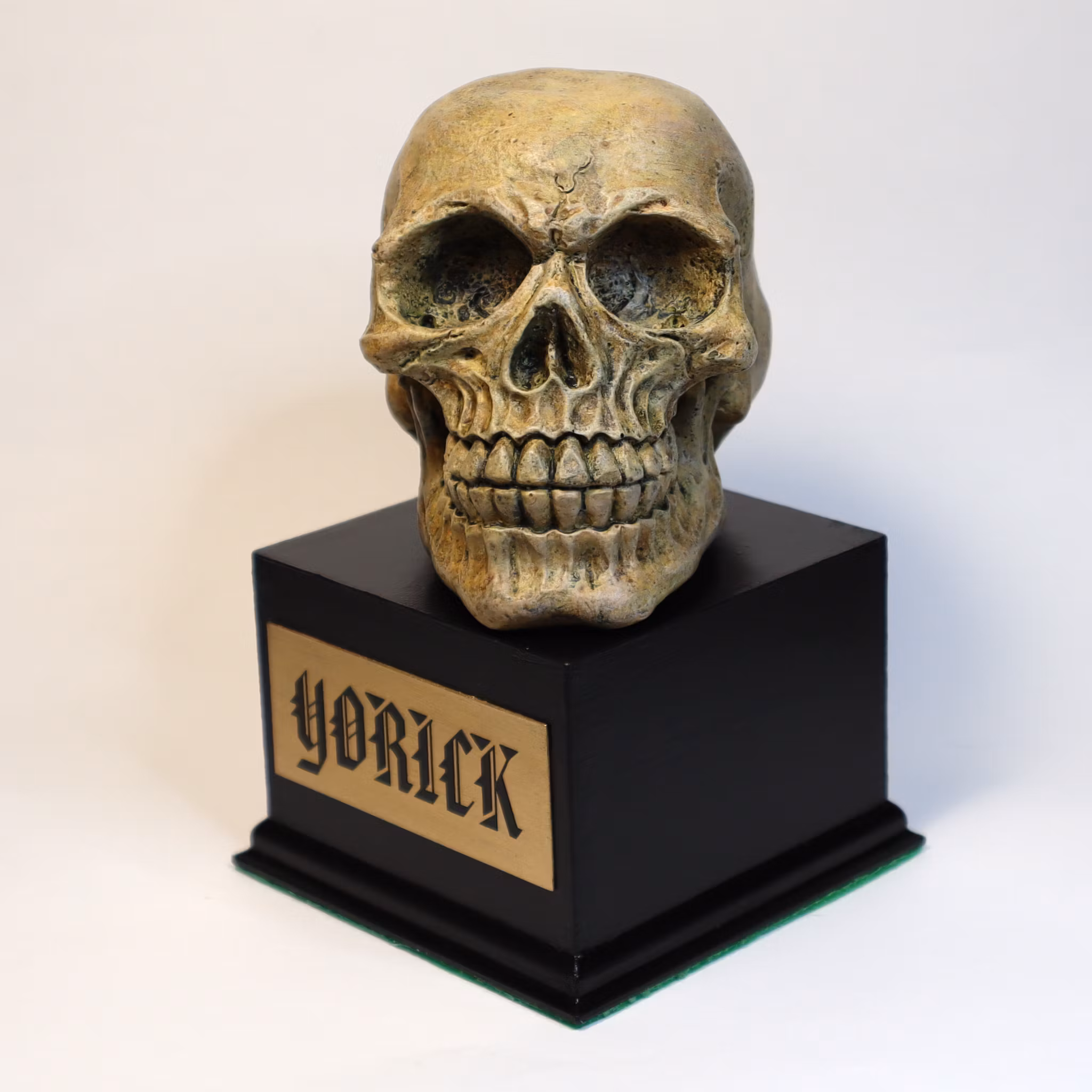 Handmade Yorick - To be or not to be