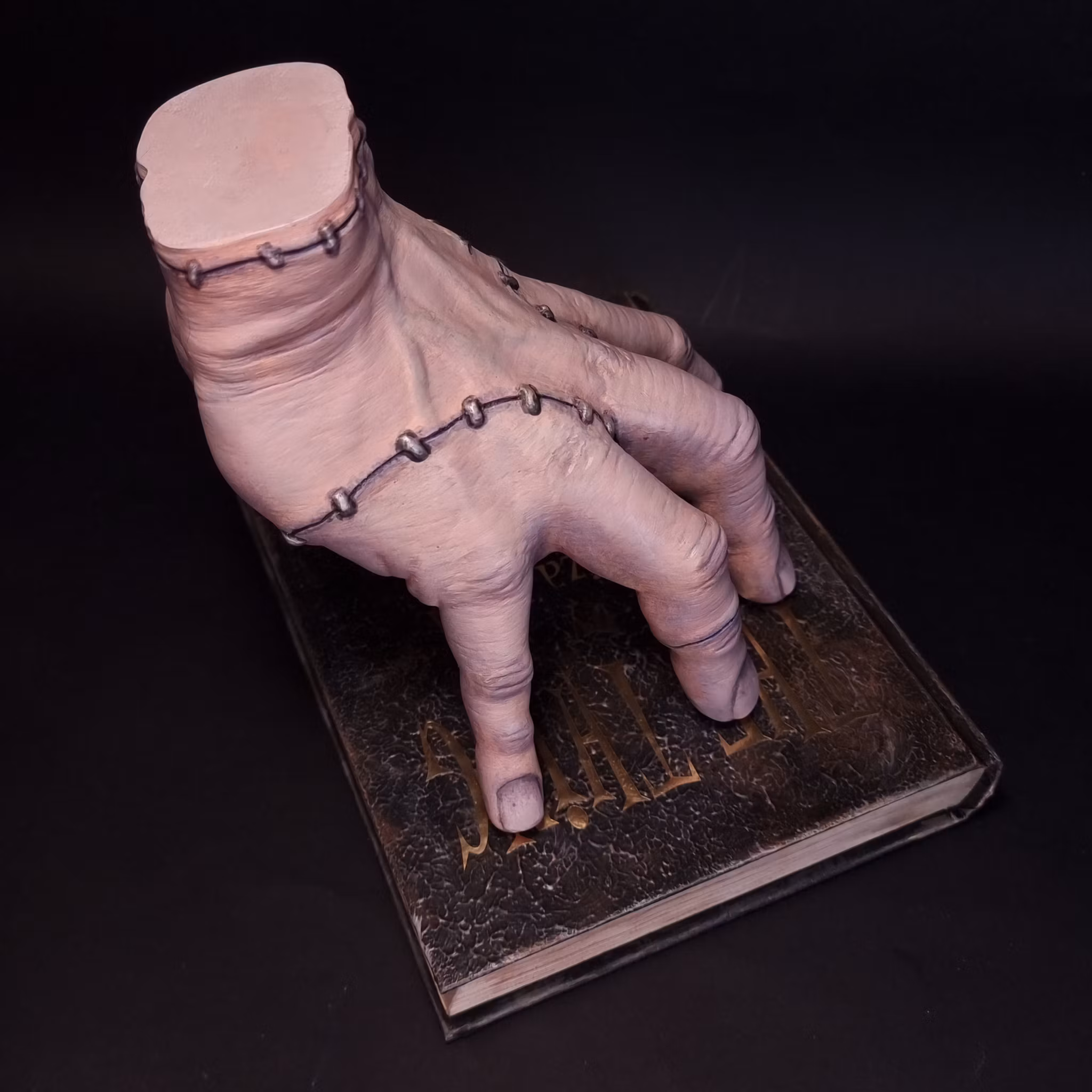 Creeping curiosities in book form – 1:1 sculpture by Mortiza Birch