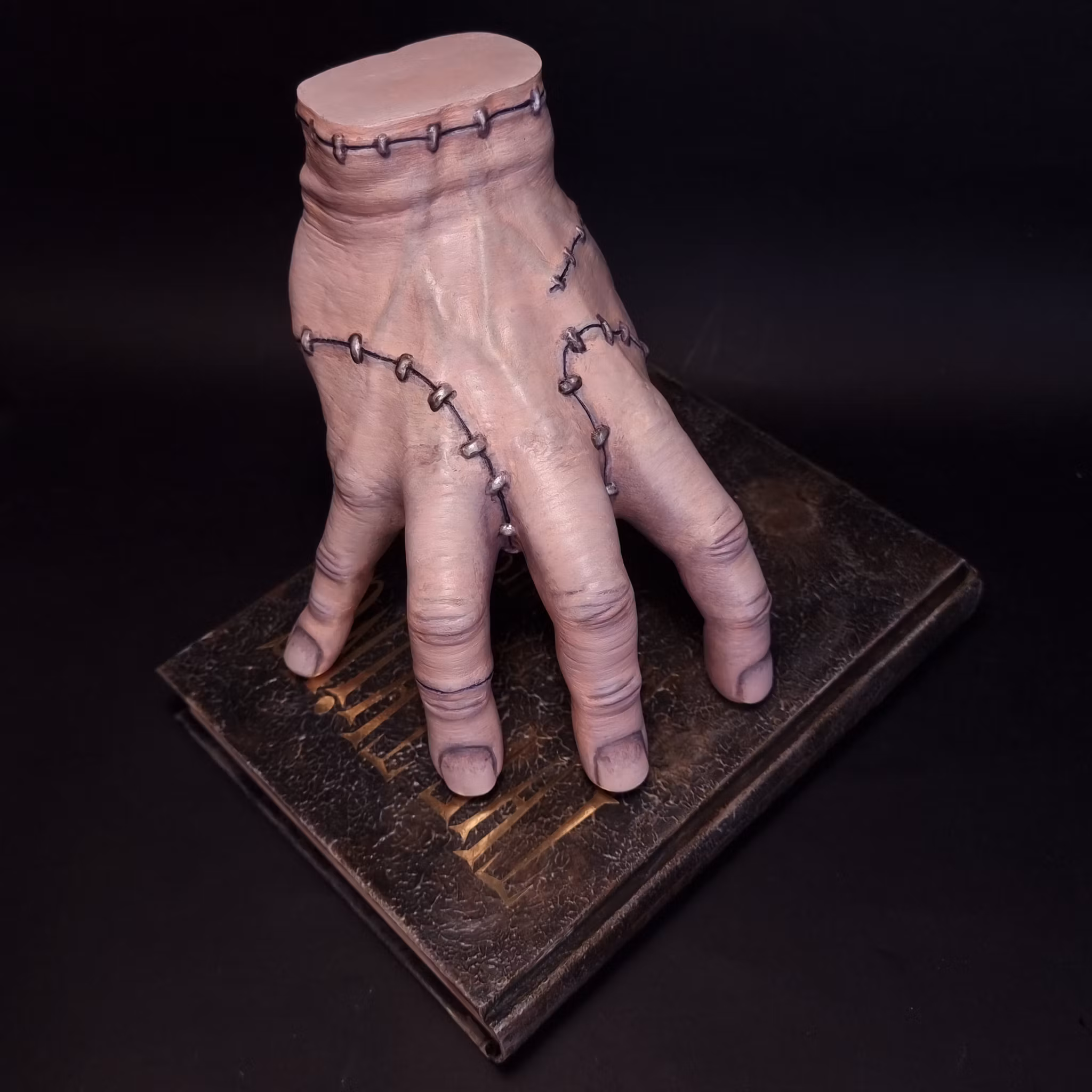 Creeping curiosities in book form – 1:1 sculpture by Mortiza Birch