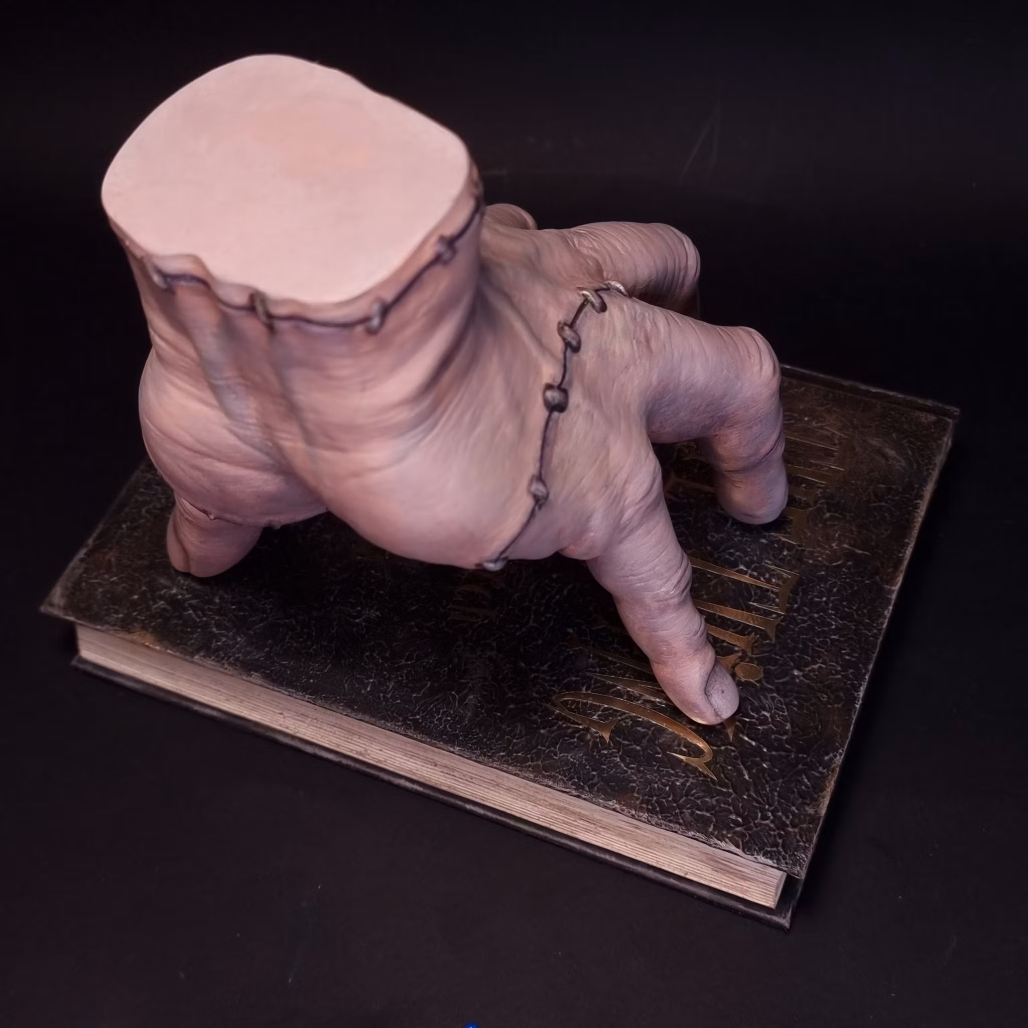 Creeping curiosities in book form – 1:1 sculpture by Mortiza Birch