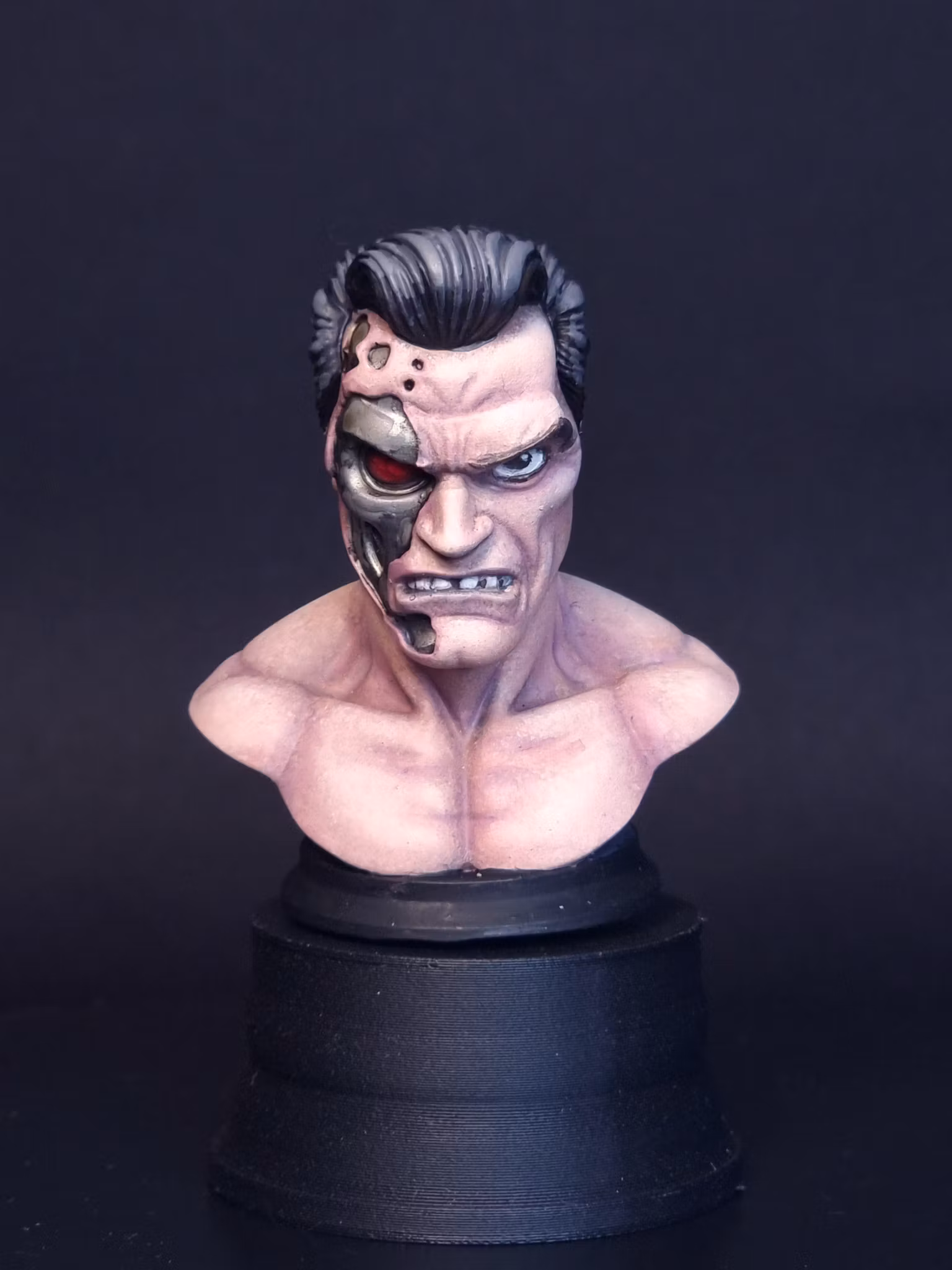 Karikatyrbyst: T-800