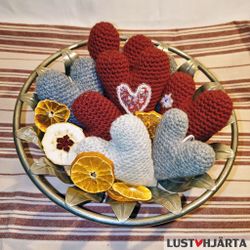 ULLHJÄRTA - virkat julrött hjärta