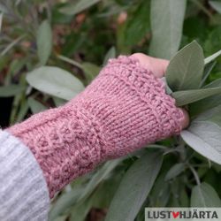 Stickade handledsvärmare DAGMAR - ull & alpacka - pärlor