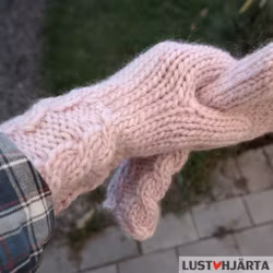 Stickade tumvantar HEIDI - 100% ull