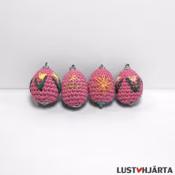 Virkat litet påskägg med dekoration