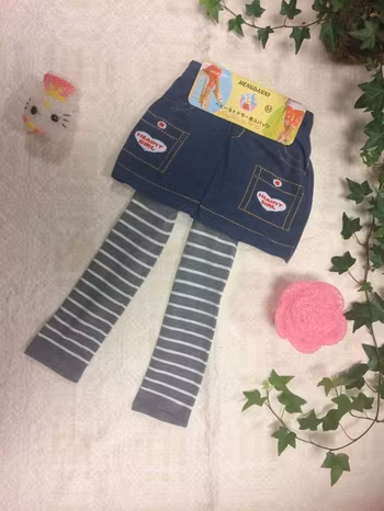 Härlig Flicka Legging med Kjol