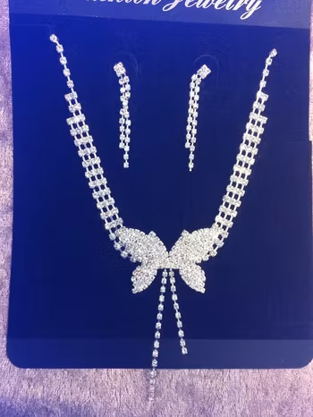 Ett vackert Glittrande och Gnistrande Strass-Halsband-set,
