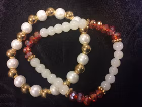 Ett par Handgjorda Armband
