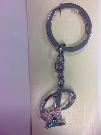 Nyckelring "P" med Strass