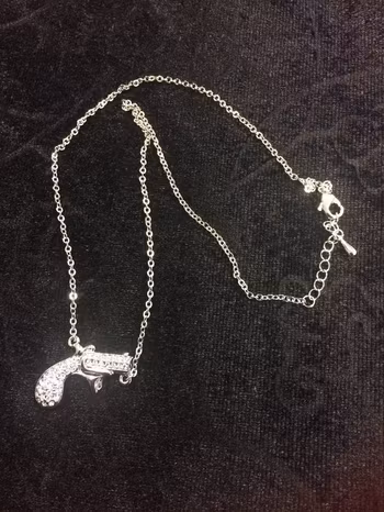 Vackert Halsband med Strass