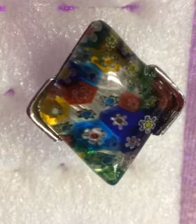 En Härlig Retro Blomma Ring