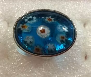 En Härlig Retro Blomma Ring