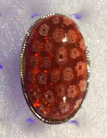 En Härlig Retro Blomma Ring