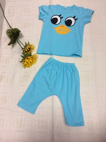 Snygg Barn Klädset T-Shirt + Shorts