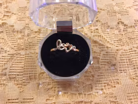 Superfin Ring med Kristall / Strass