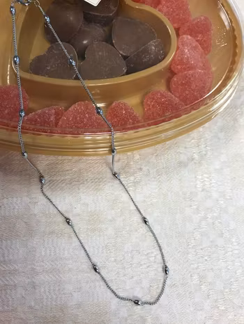 Halsband i Silverfärg