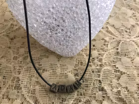 Retro Halsband med Svenska Pojkenamn