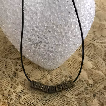 Retro Halsband med Svenska Pojkenamn
