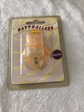Napphållare med Namn