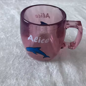 Roliga Akryl Muggar med Namn och Bilder
