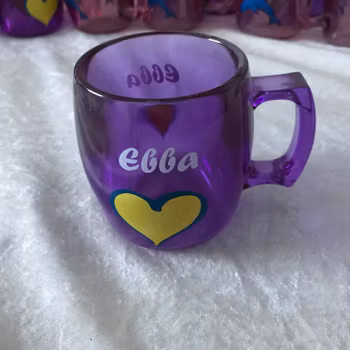 Roliga Akryl Muggar med Namn och Bilder