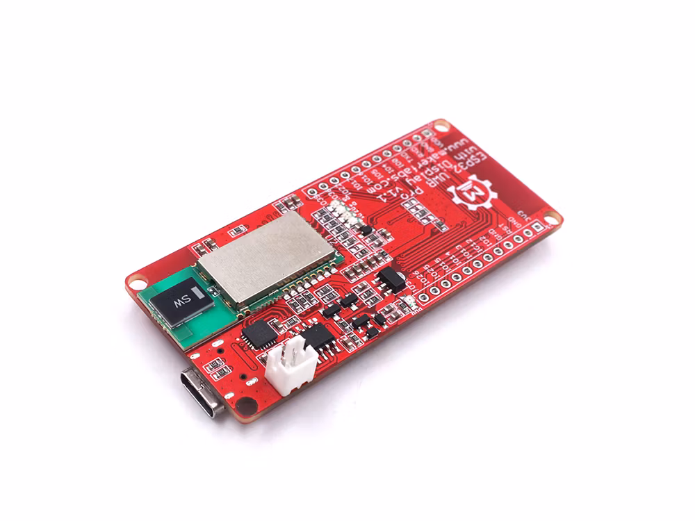 ESP32 UWB Pro with Display