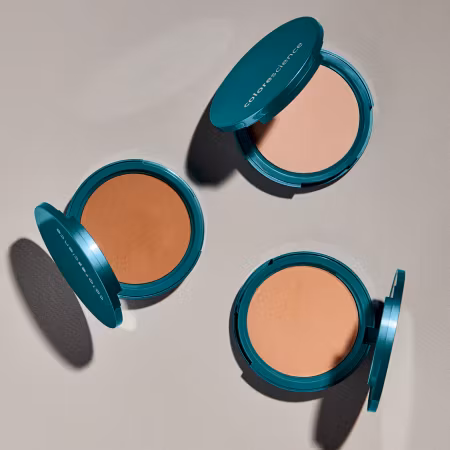 CS Natural Finish Pressed Foundation SPF 20