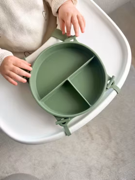 Silikontallrik med sugpropp och band - Forest green