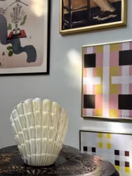 Vicke Lindstrand Shell Vase in Creamy Tones by Upsala Ekeby, 1950s.