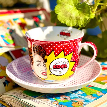 Tekopp med fat ”Pop art”