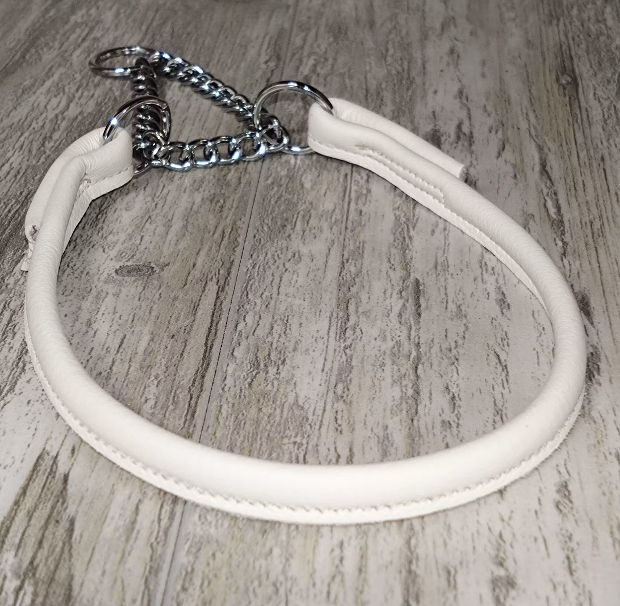 Skinnhalsband halvstryp