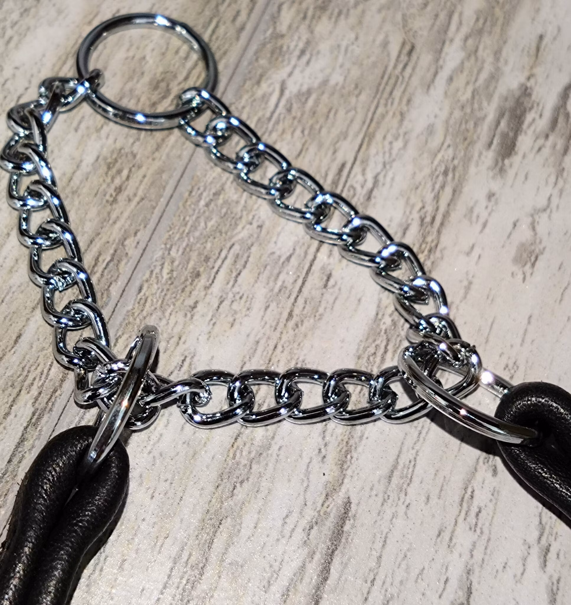 Skinnhalsband halvstryp